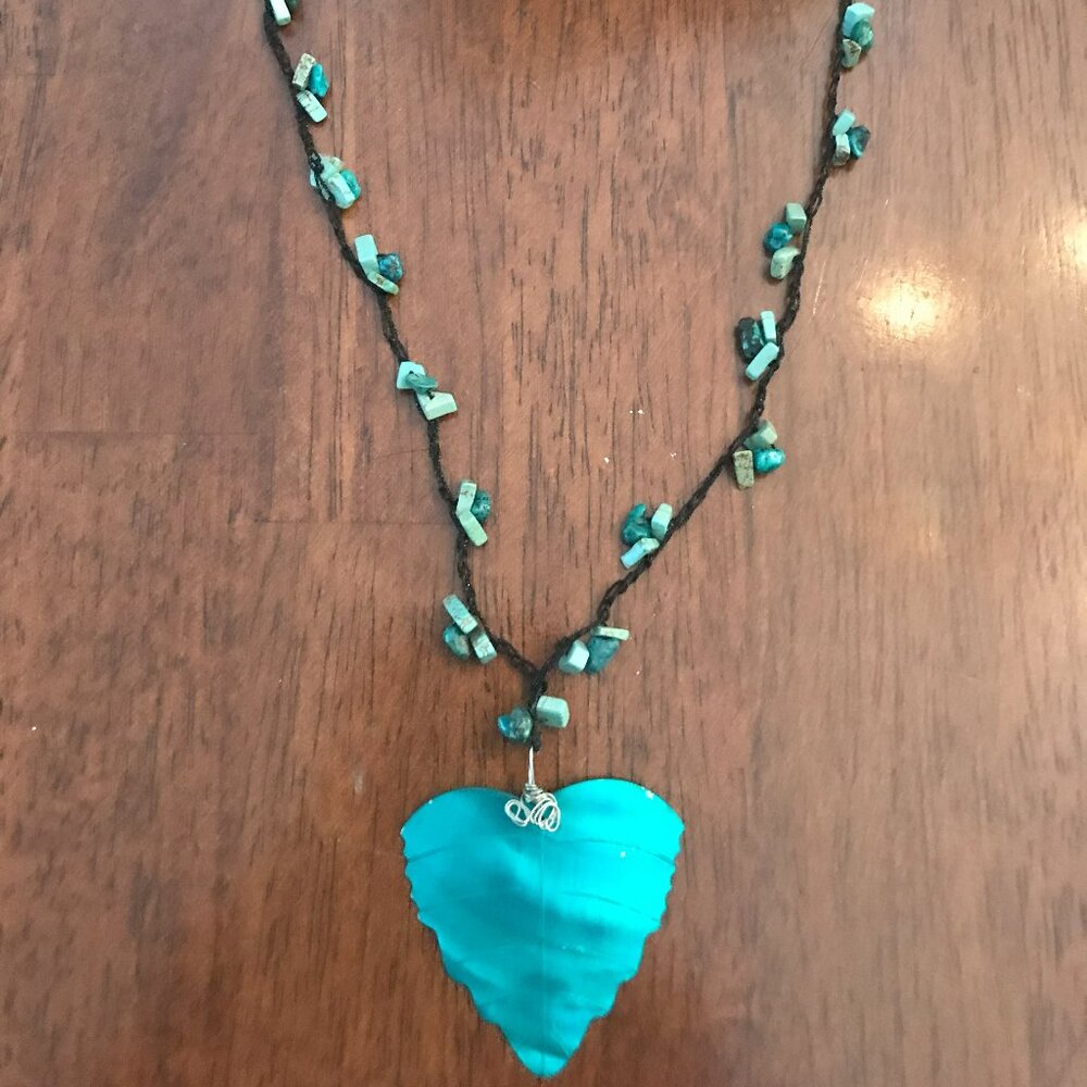 Died shell pendant necklace-black braided thread